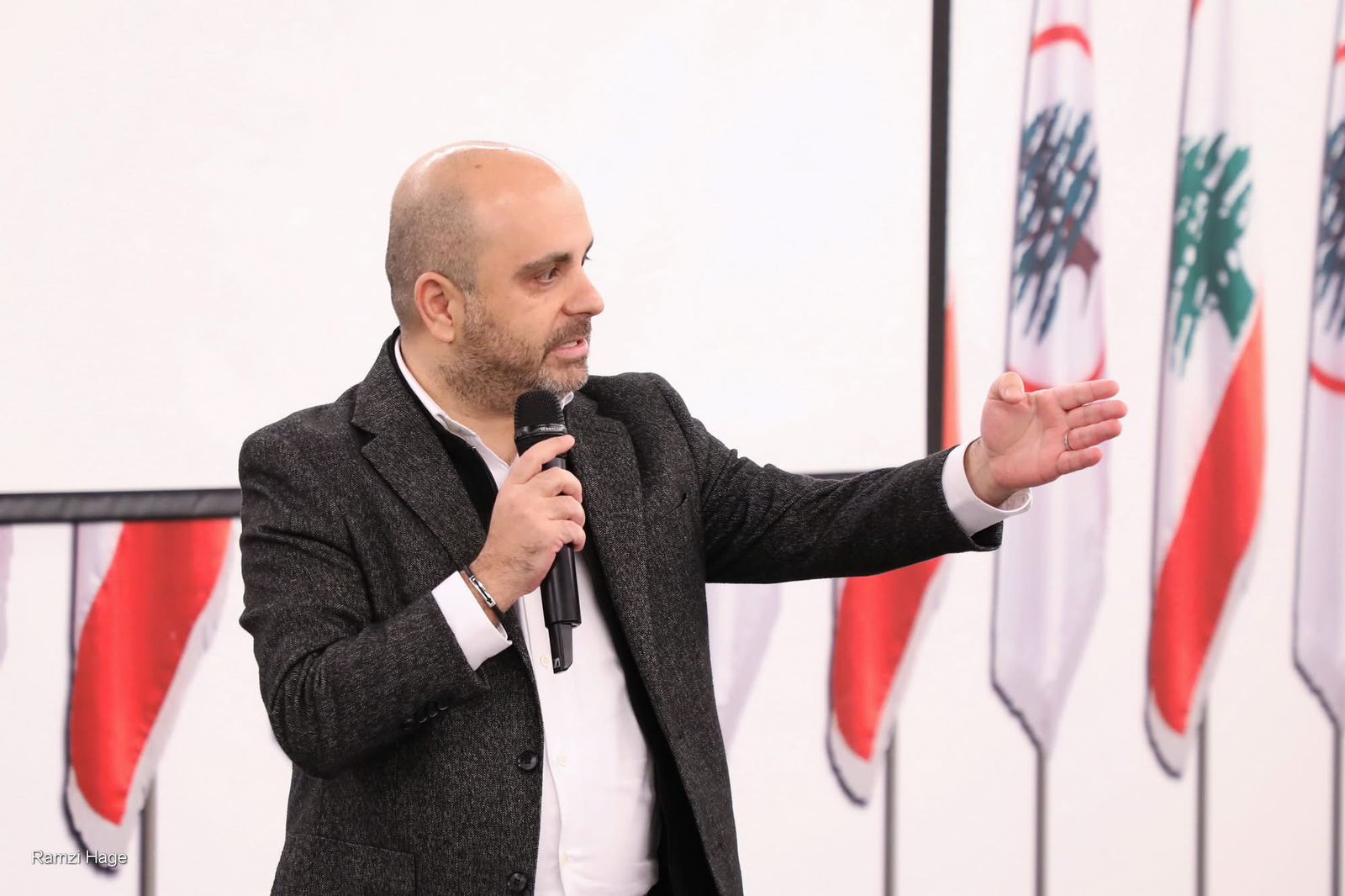 شربل عيد: المطلوب محاسبتكم لا مناظرتكم