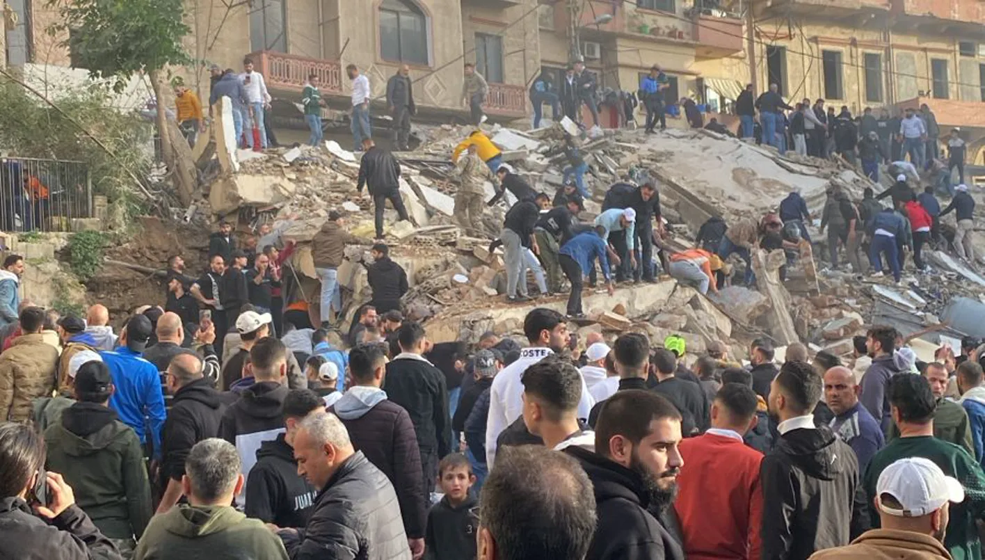 لماذا لم يتم إخلاء المباني المهددة بالسقوط؟