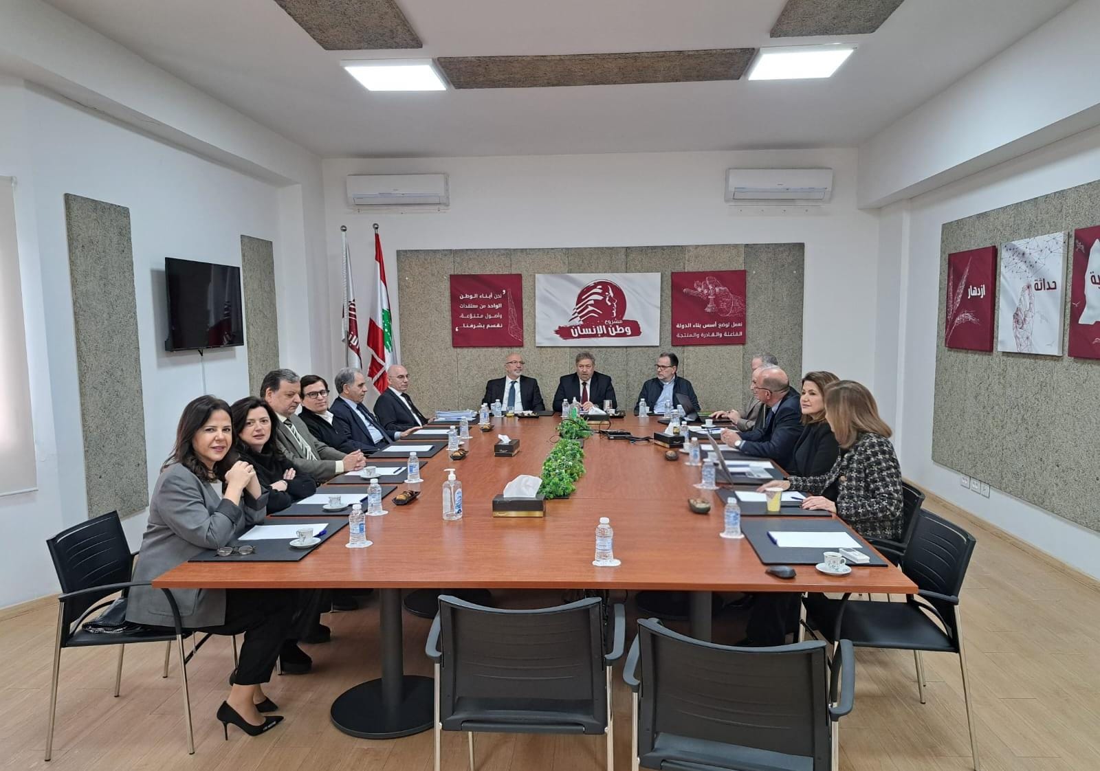 "وطن الإنسان" عن لبنان وسط العواصف:أولويّة الداخل وتعديل القانون الانتخابيّ