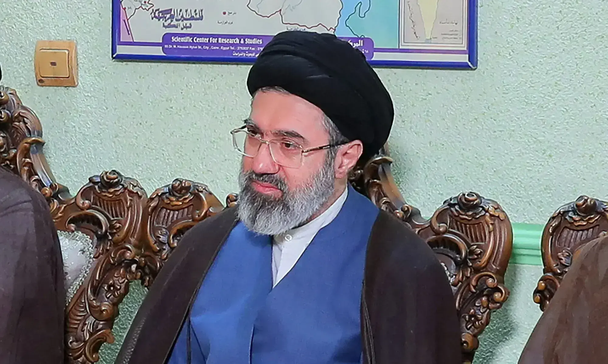 أكسيوس: أزمة قيادة حادة في طهران.. وواشنطن وتل أبيب تتقفيان أثر "مجتبى خامنئي"