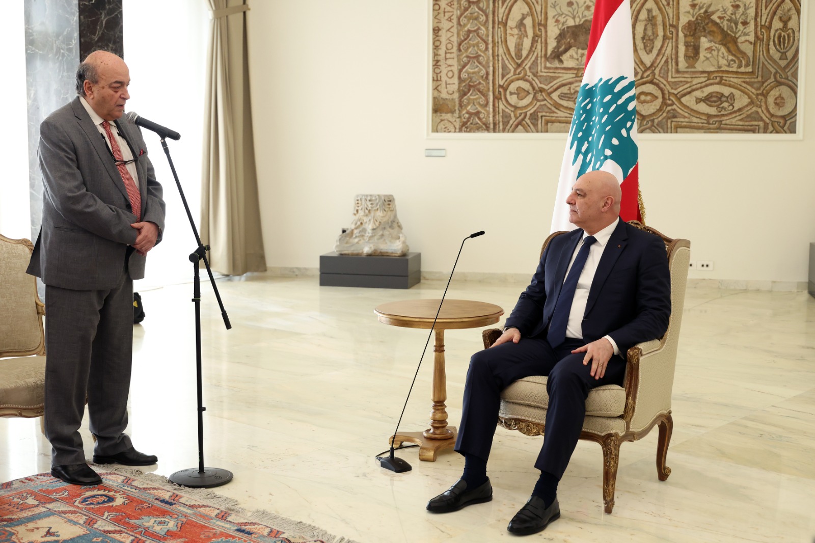 الرئيس عون لوفد "المنبر الوطني للإنقاذ": خيارنا استعادة الدولة مهما بلغت المعوقات.. ولبنان يدفع ثمن "حرب الآخرين"