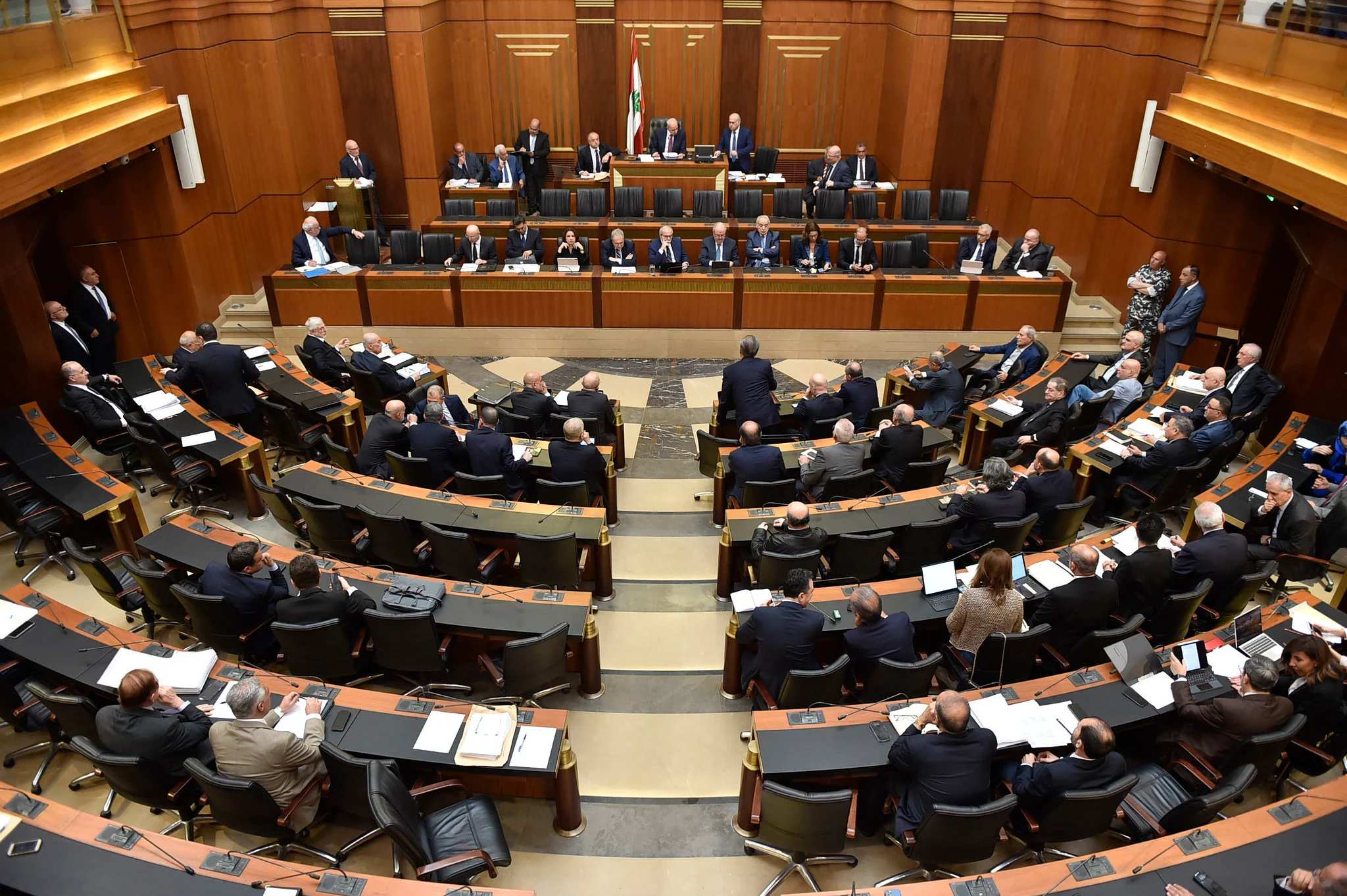 خاص_من هم الـ65 نائباً الذين سيؤمّنون التمديد؟