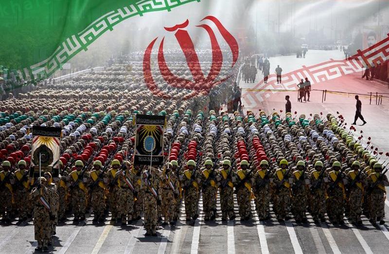 الحرس الثوري يعلن استهداف قاعدة أميركية ضربت بندر عباس