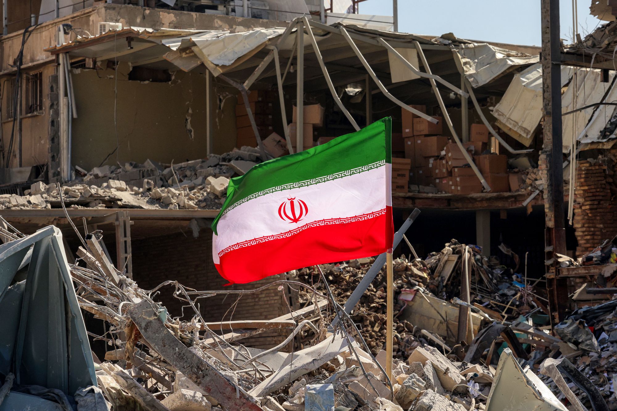 زلزال في قلب طهران: هل بدأ العد التنازلي للانهيار؟