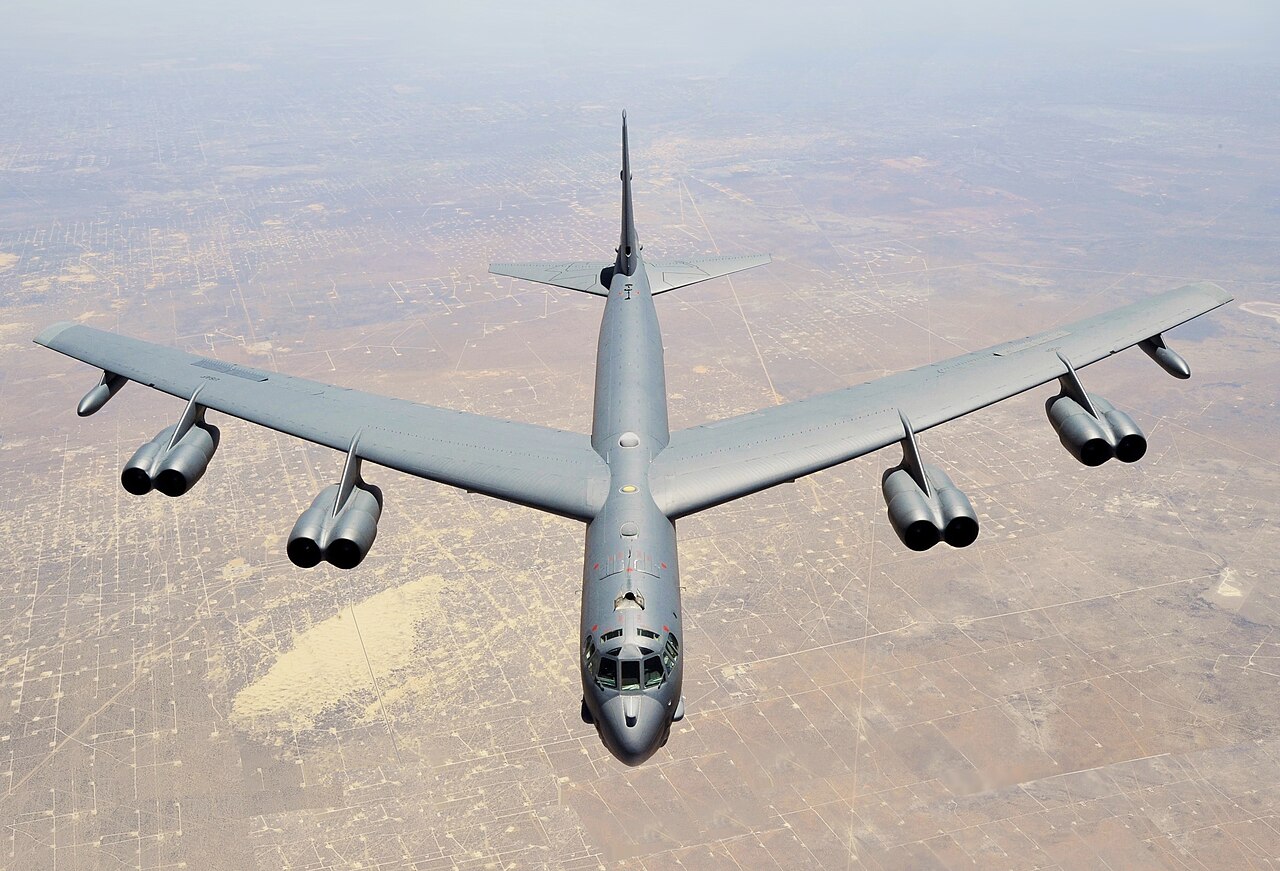 بالفيديو- ساعة الصفر تقترب: قاذفات الـ B-52 الأمريكية تنطلق نحو إيران!