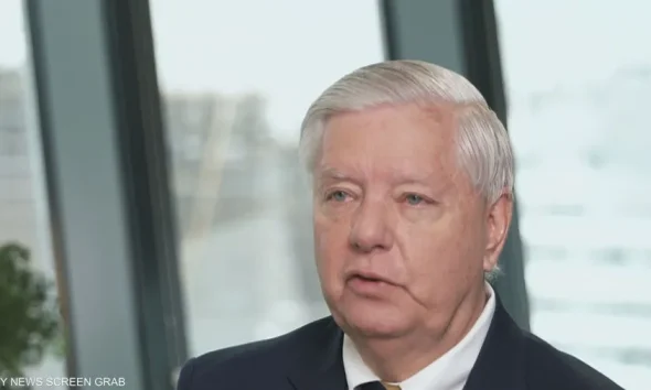 غراهام يحذر من التسويات المؤقتة: طهران “دولة إرهابية” والوقف المؤقت للتخصيب خطأ فادح 1 img 0458