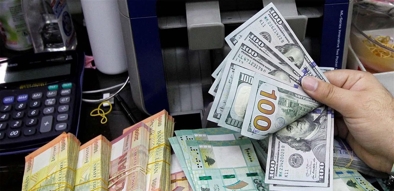 مصادر مالية تحسم الجدل: لا تحرير لسعر الصرف ولا شح بالدولار