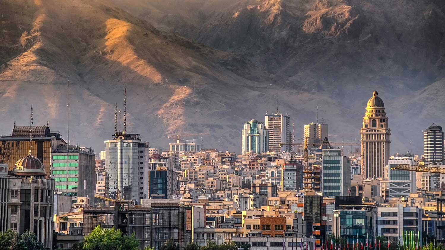 خاص_كيف حاصرت أميركا إيران لـ47 عاماً؟ القصة الكاملة لأكبر حرب عقوبات في العالم