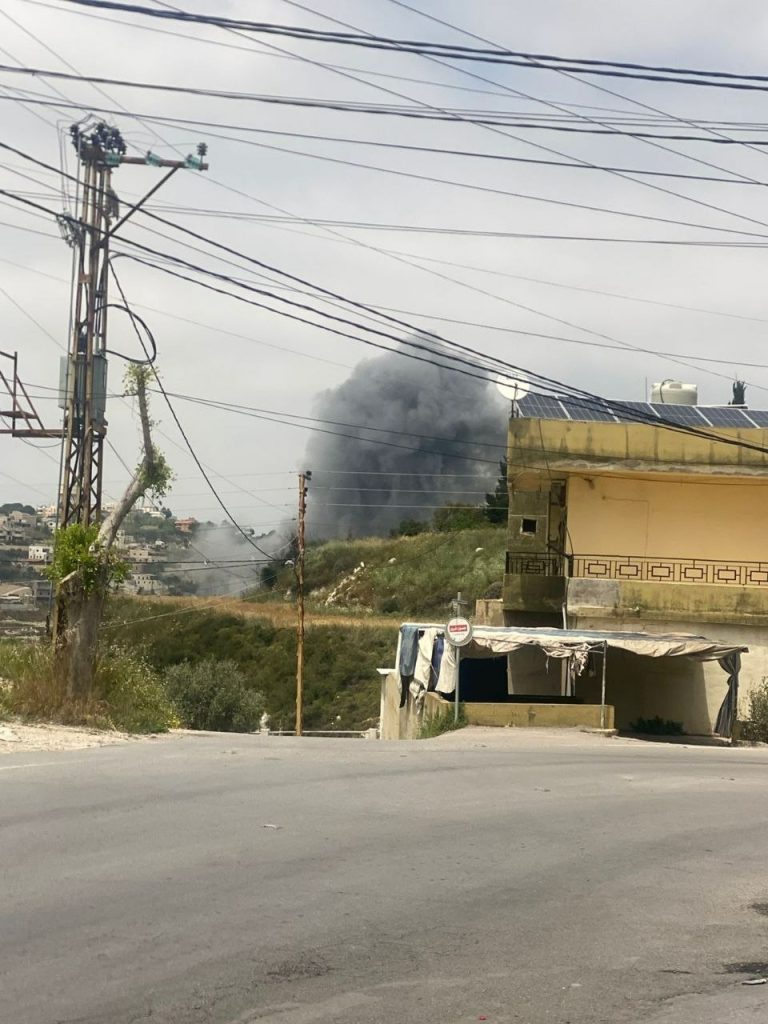بالصورة : غارة جوية إسرائيلية تستهدف بلدة تفاحتا
