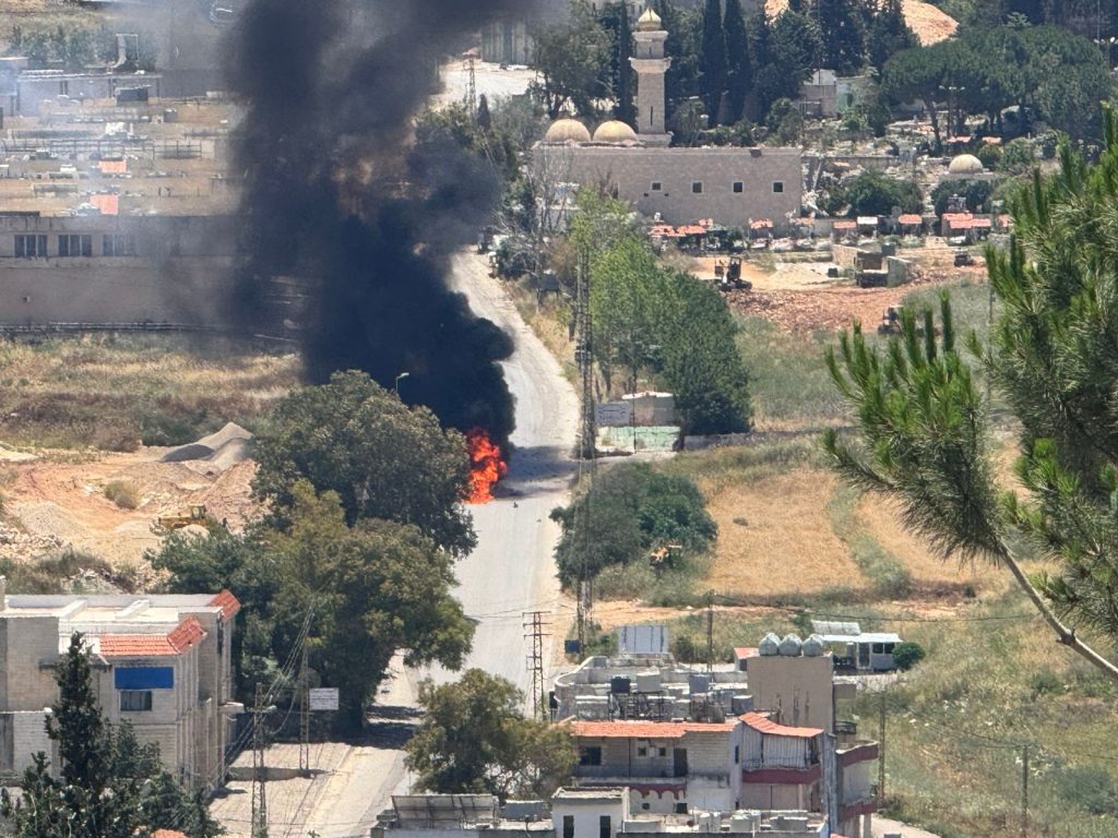 بالصور- غارة من مسيرة على جادة نبيه بري في النبطية