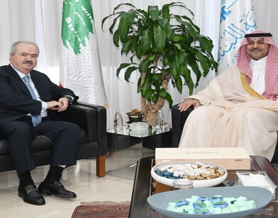 جابر يلتقي سفير المملكة العربية السعودية