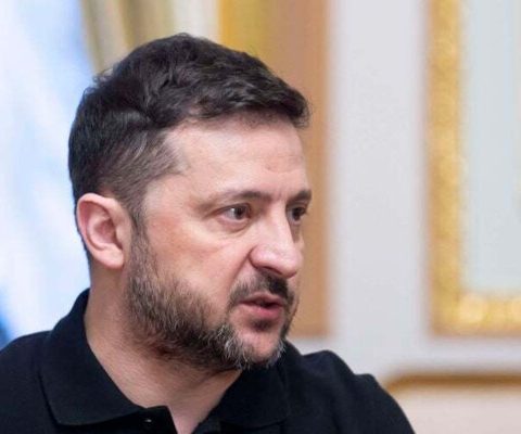 زيلينسكي يعرض على بوتين لقاءً لإنهاء الحرب ويحذر