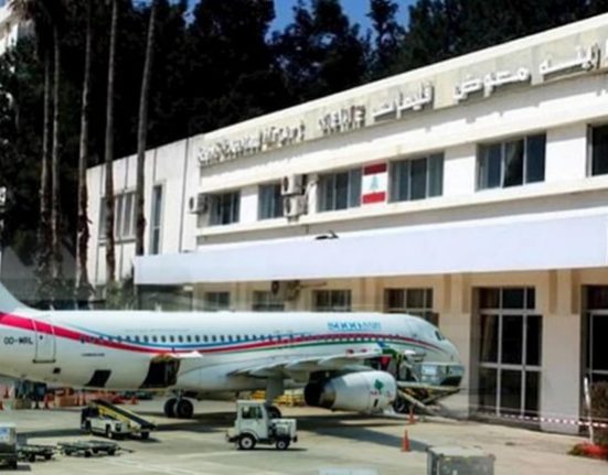 بالفيديو- مشهد استثنائي لأول هبوط طائرة في مطار القليعات