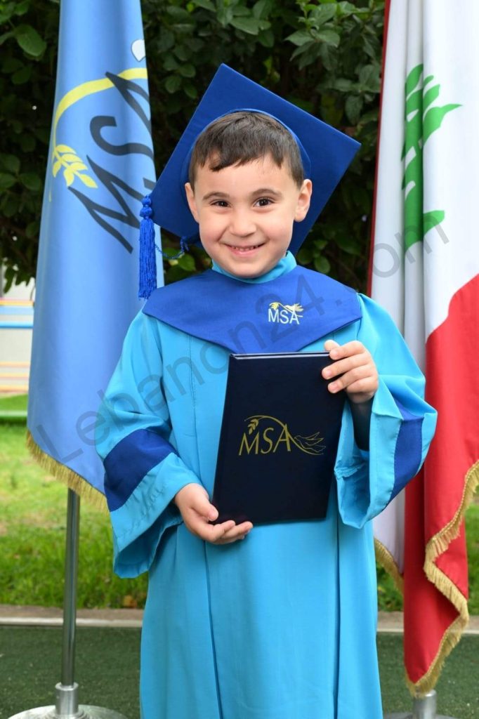 بالصور- مأساة النقيب الياس خوري: من تخرج ابنه للشهادة جنوباً