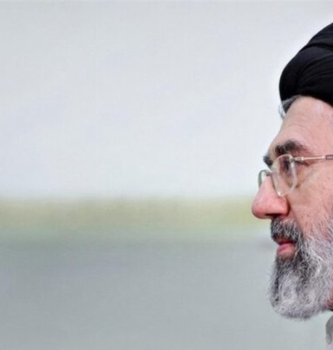 تضارب إيراني حول حقيقة بتر ساق المرشد مجتبى خامنئي