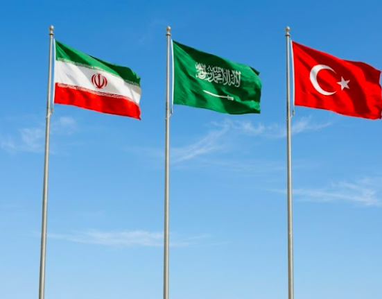 اتصالات تركية سعودية مع طهران بعد الضربات الأمريكية