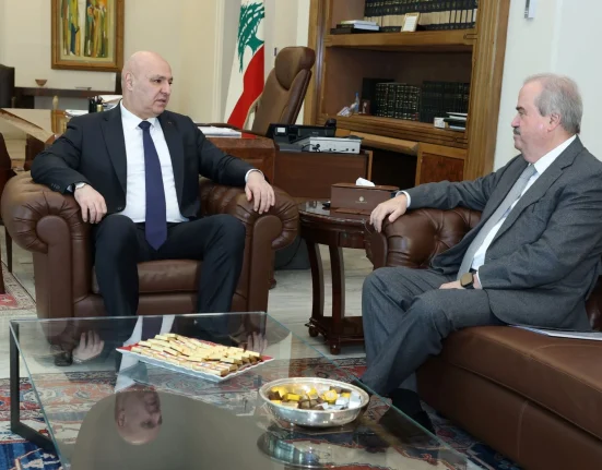 الرئيس جوزاف عون يبحث مع وزير المال الأوضاع المالية