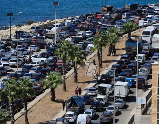 نزوح كثيف من صور ومخيماتها إثر إنذار إخلاء إسرائيلي