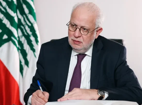 وزير العدل : إما المفاوضات أو نكون مائدة للآخرين