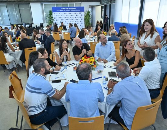 جامعة الروح القدس تبحث مستقبل تعليم إدارة الأعمال