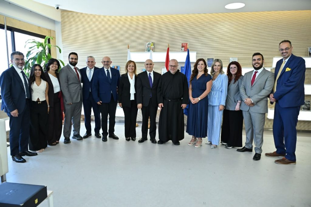 دفيئة زراعية متطورة بجامعة الكسليك بالتعاون مع شركة الدكاش 4 دفيئة زراعية متطورة بجامعة الكسليك بالتعاون مع شركة الدكاش
