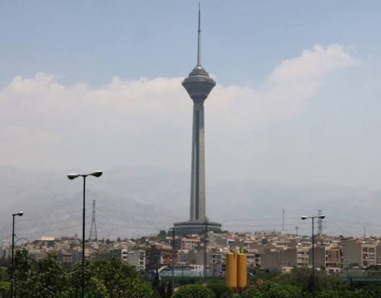 الموقف اليوم_إيران تقصف الوسطاء… وتعزّي بأمير قطر