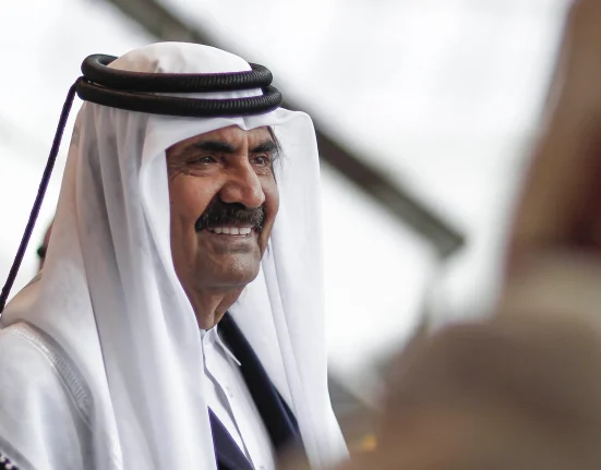 خاص- الأمير الوالد.. الذي ثبت كرسي قطر على طاولة الكبار