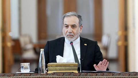 عراقجي يقرّ باختراق أمني سهّل اغتيال خامنئي وقادة إيران
