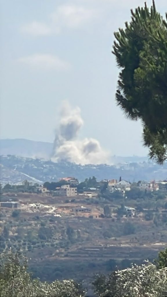 بالصورة :تفجير إسرائيلي عنيف بمحيط بلدة زوطر الشرقية