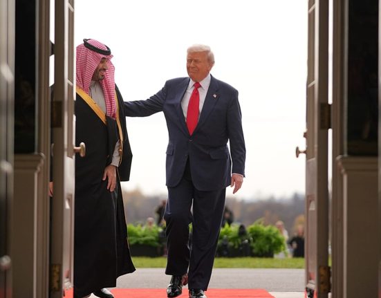 كواليس تراجع ترامب عن شنّ ضربة عسكرية على إيران